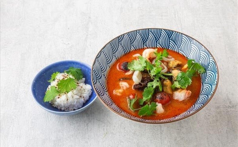 Том ям с морепродуктами