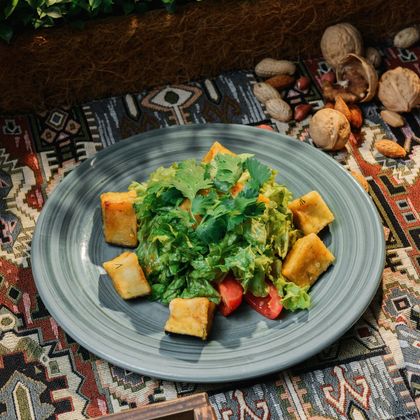 Салат с хрустящими баклажанами