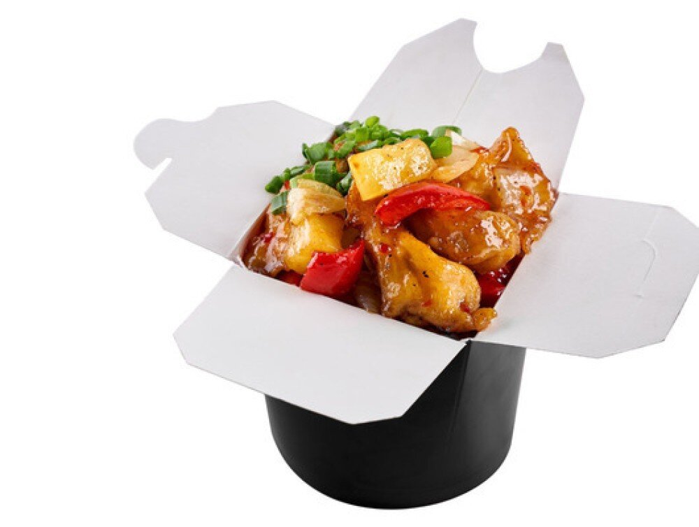 ЛАПША WOK CO СВИНИНОЙ И АНАНАСОМ В КИСЛО-СЛАДКОМ СОУСЕ