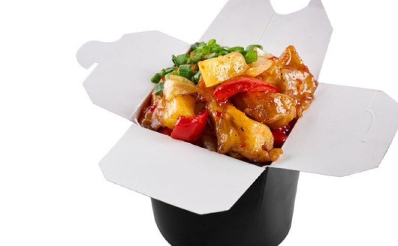 ЛАПША WOK CO СВИНИНОЙ И АНАНАСОМ В КИСЛО-СЛАДКОМ СОУСЕ