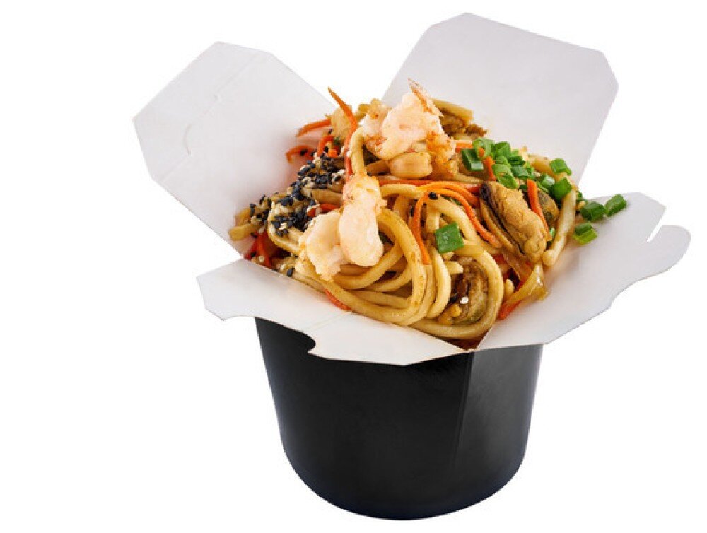 ЛАПША WOK С МОРЕПРОДУКТАМИ В СЛИВОЧНОМ СОУСЕ