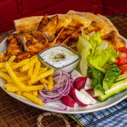 Гирос “παρακαλώ φάτε*!”