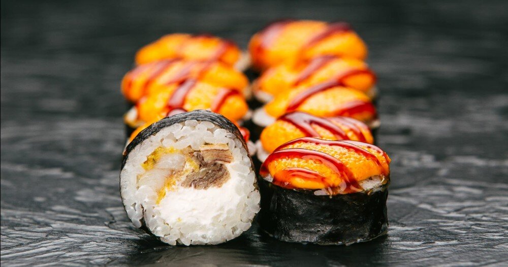 Ролл Запеченный с тилапией и томаго (8шт)