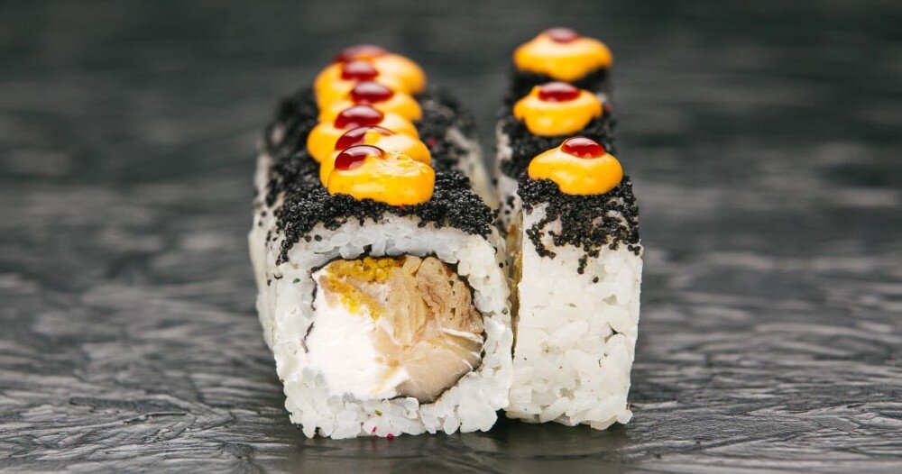 Ролл Бекон и тилапия спайси (8шт)