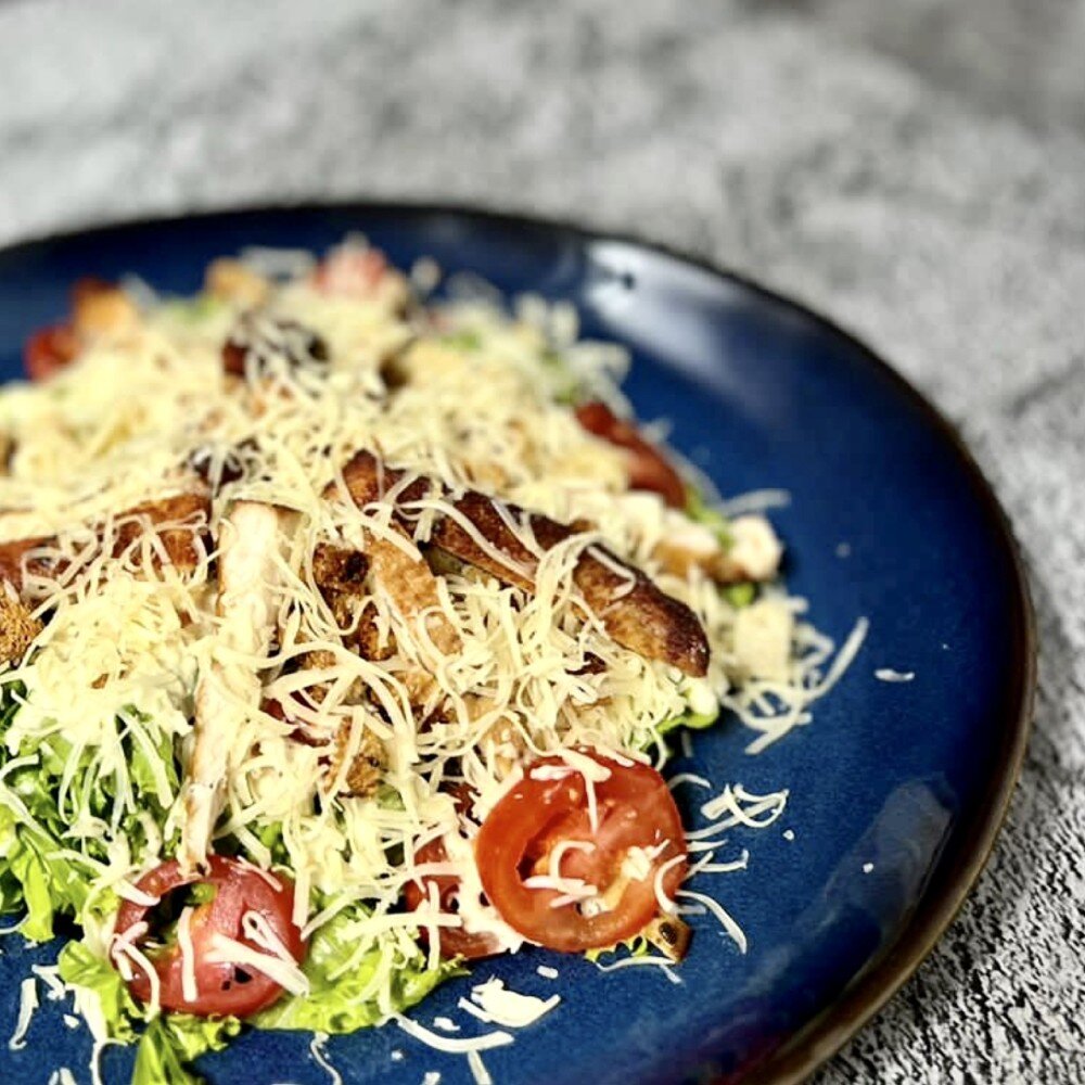 Цезарь с курицей