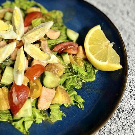 Теплый салат с семгой