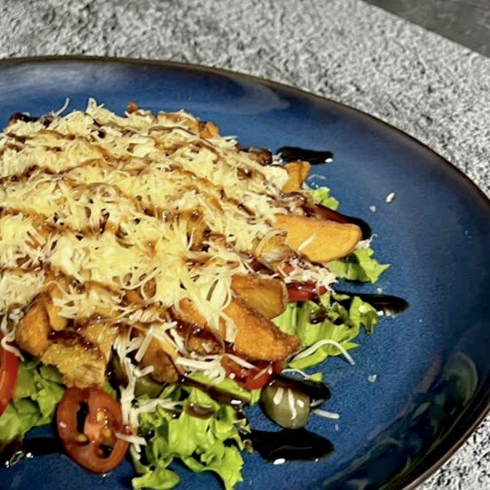 Салат с картофельными дольками