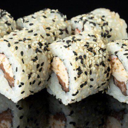 Спайси маки с Лососем и краб-кремом