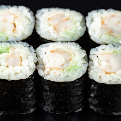 Ролл с тигровой креветкой и васаби