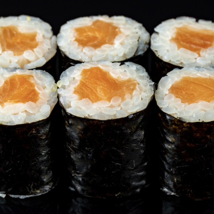 Ролл с лососем