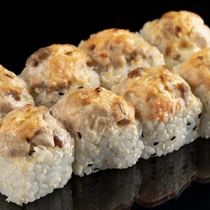 Лосось с тунцом под сырным соусом