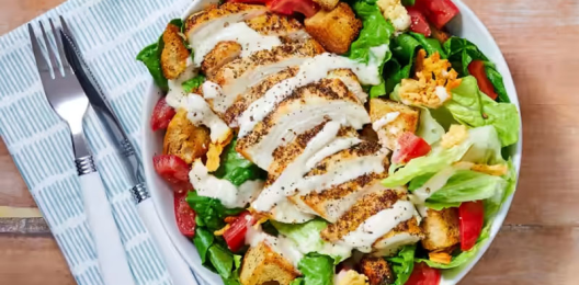 Салат "Цезарь с курицей"