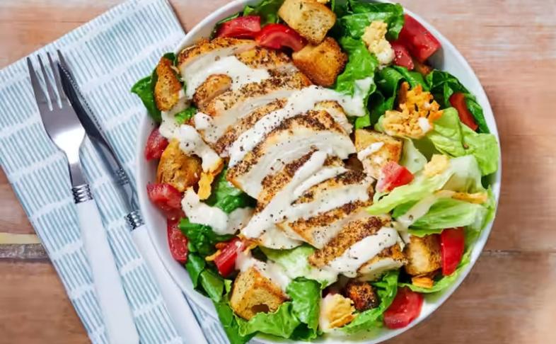Салат "Цезарь с курицей"