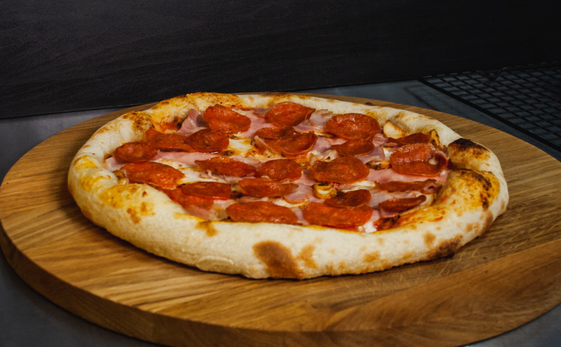 Пицца "Мясное ассорти"