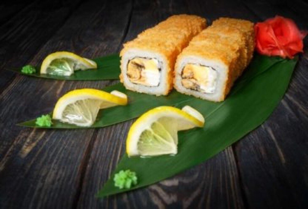 Ролл «Жареный с мидиями»