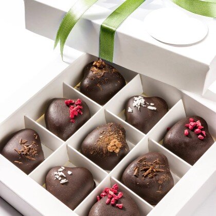 Ассорти из 9 шоколадных конфет в форме сердца