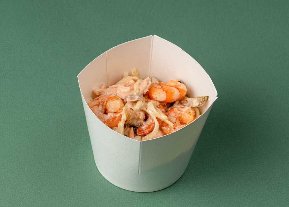 Wok с креветкой с лососем
