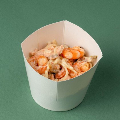 Wok с креветкой с лососем