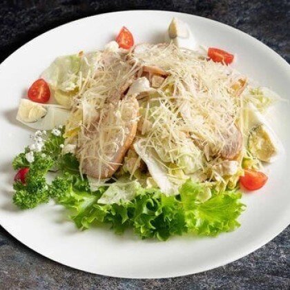 Салат цезарь с курицей