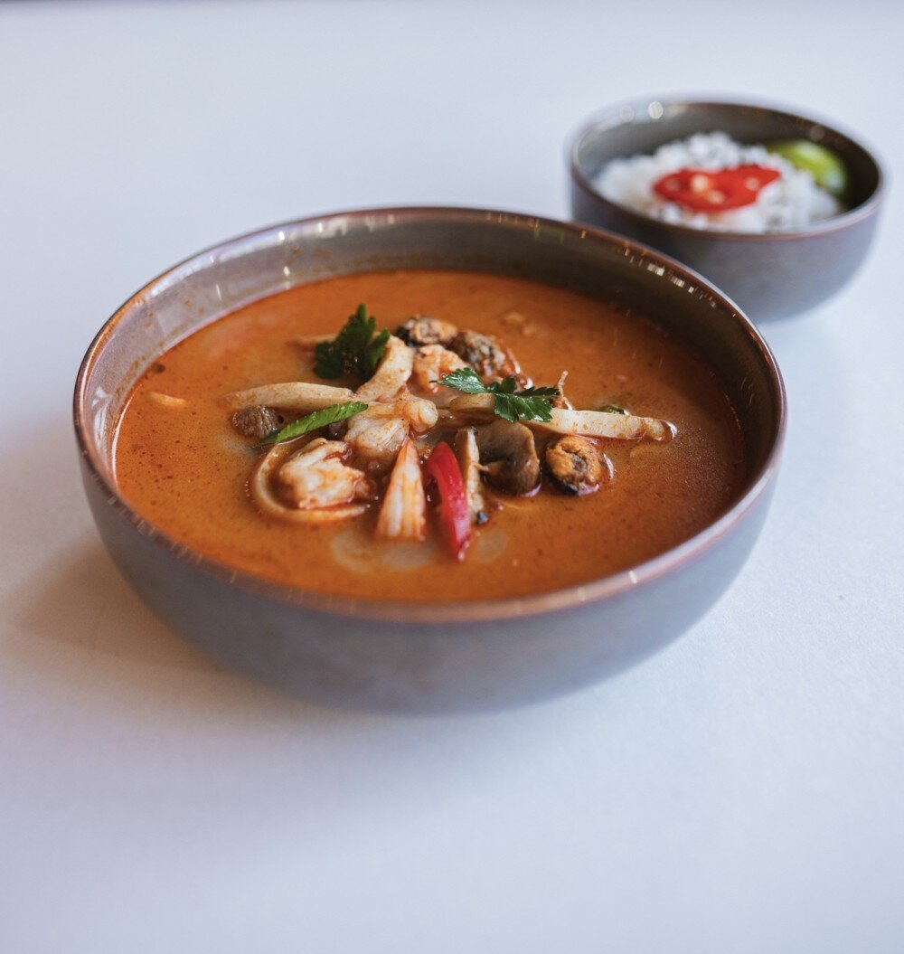 Том ям с морепродуктами