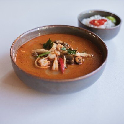Том ям с морепродуктами