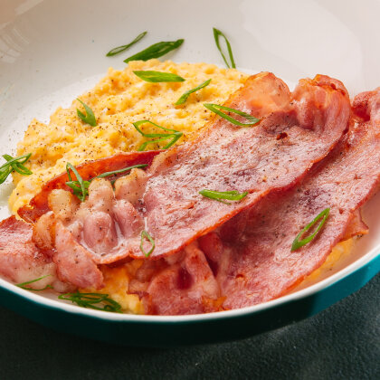 Скрембл с беконом