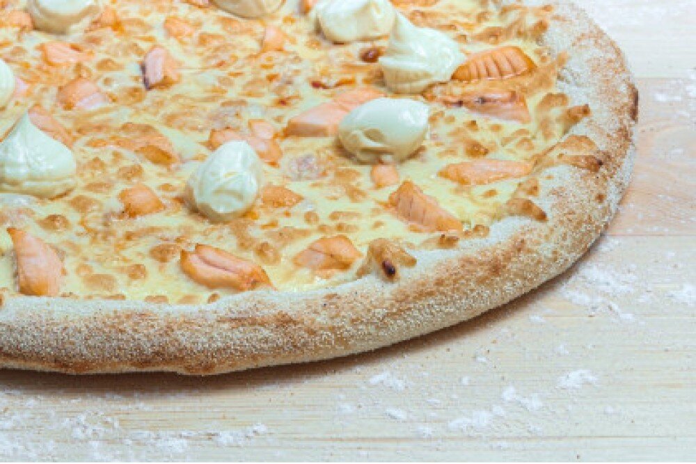 Пицца с лососем 530 гр