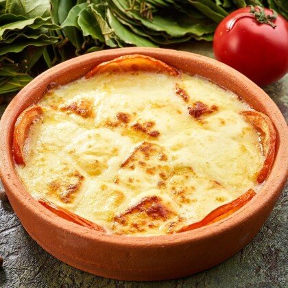 Сыр сулугуни жареный с помидорами