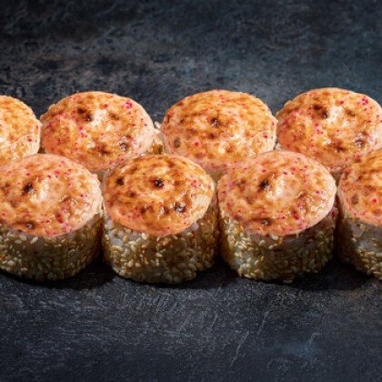 Запеченный спайси ролл с копченой курицей