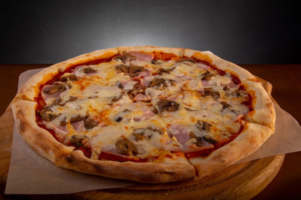 Пицца «Ветчина, грибы, сыр»