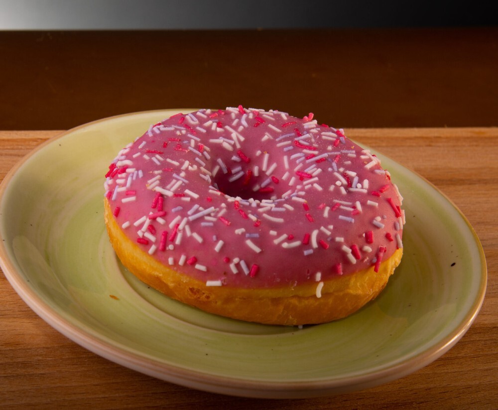 Донат Клубничный с клубничной начинкой