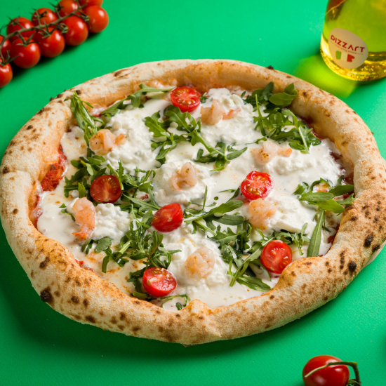 Пицца Страчателла, руккола, креветки