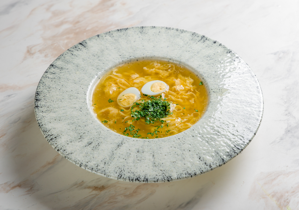 Суп куриный с яйцом-страчателла