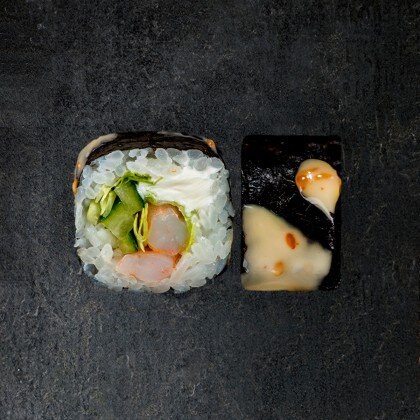 РОЛЛ С ЗАПЕЧЕННОЙ КРЕВЕТКОЙ