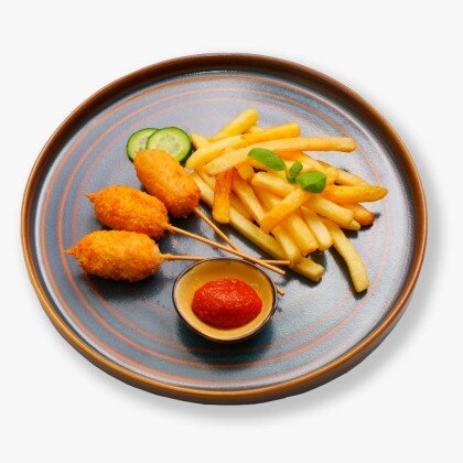 Сосиски на шпажках с картофелем фри