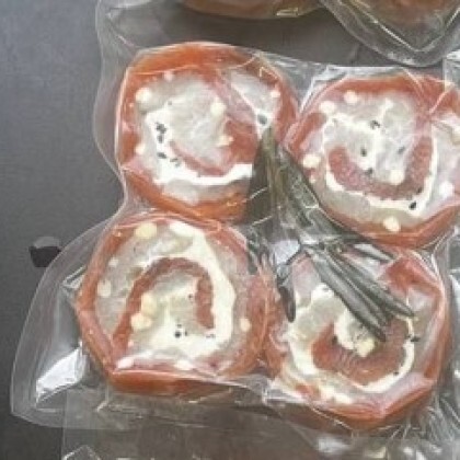 Рулет из минтая и кеты с сыром, кг