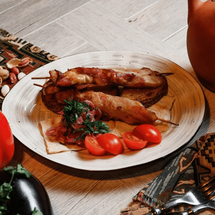 Мини-шашлычки с беконом "Савлаки"