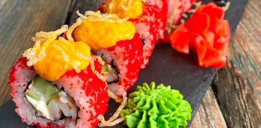 Ролл запеченный с креветкой