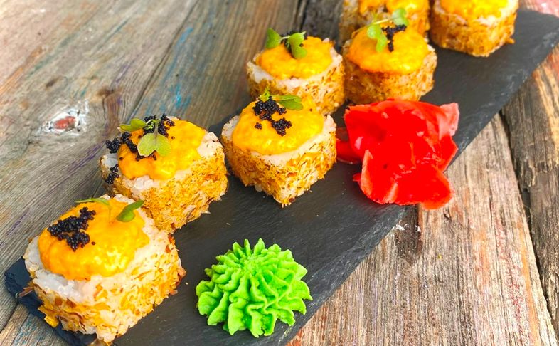 Ролл запеченный с лососем