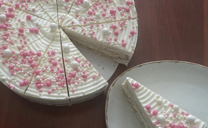 Торт Молочная девочка