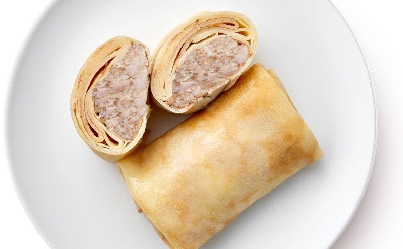 Блины с жульеном из курицы и грибов