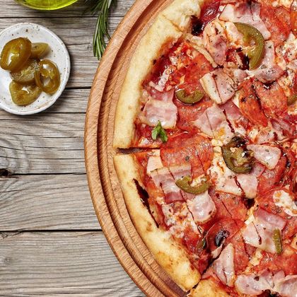 Пицца «Барбекю» с халапеньо