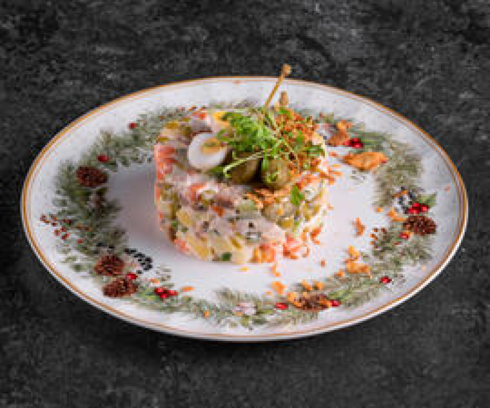 Салат Оливье с копченой курицей