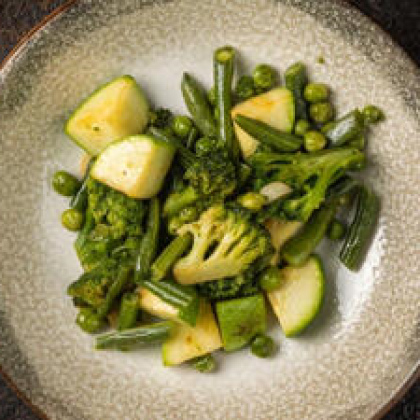 Жареные зеленые овощи