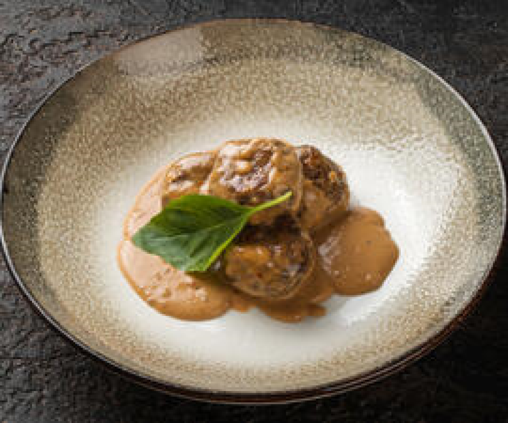 Фрикадельки в устрично-мясном соусе