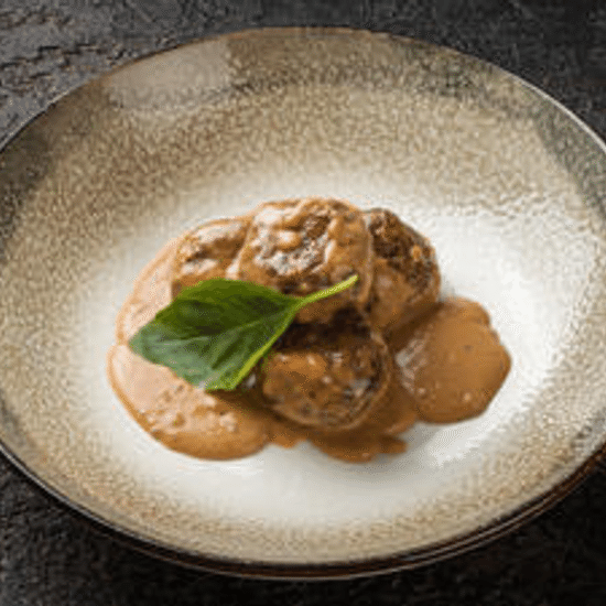 Фрикадельки в устрично-мясном соусе