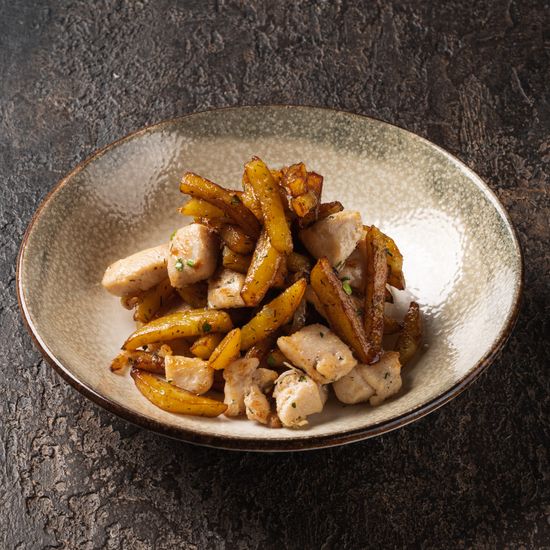 Картофель жареный с куриным филе