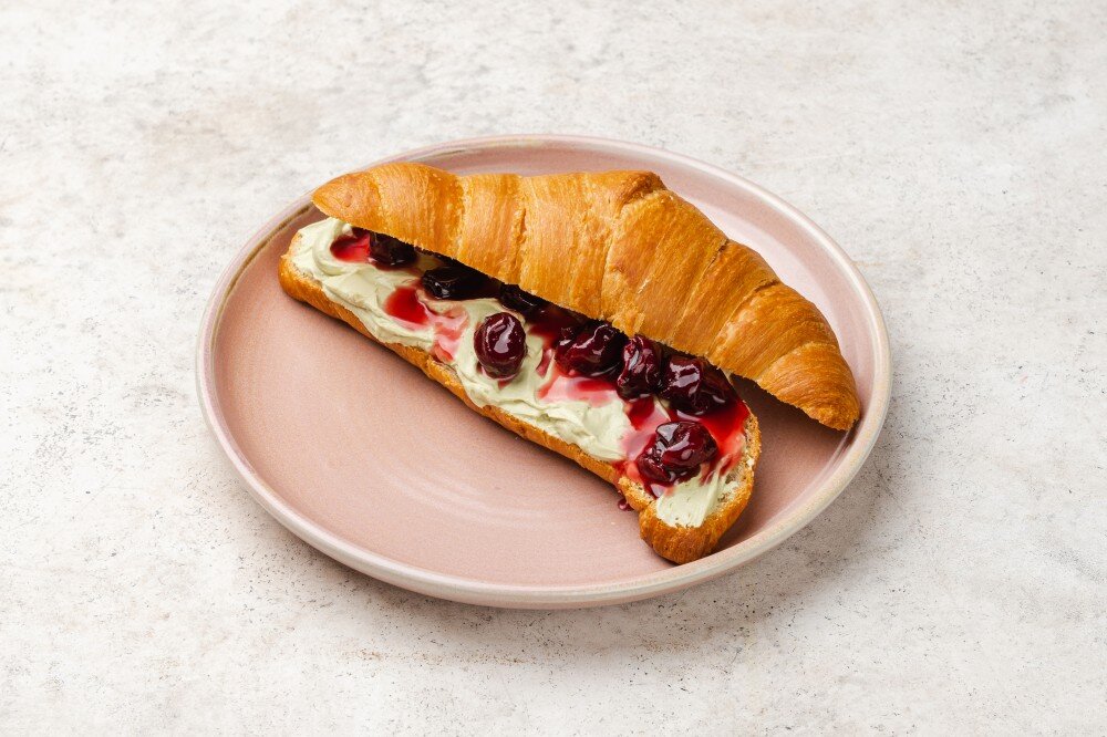 Круассан с фисташковым кремом