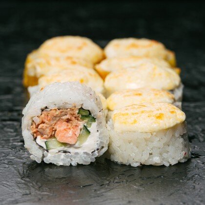 Ролл "Запечённый сяке"