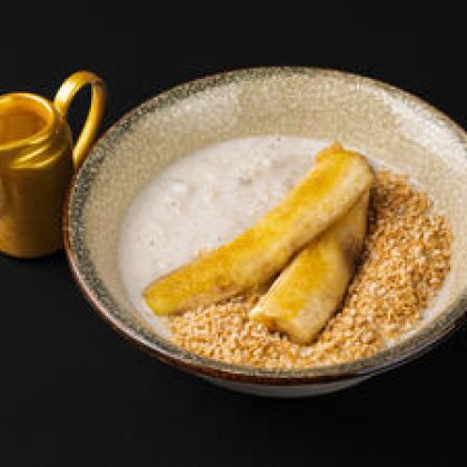 Каша рисовая на банановом молоке с карамелизованым бананом